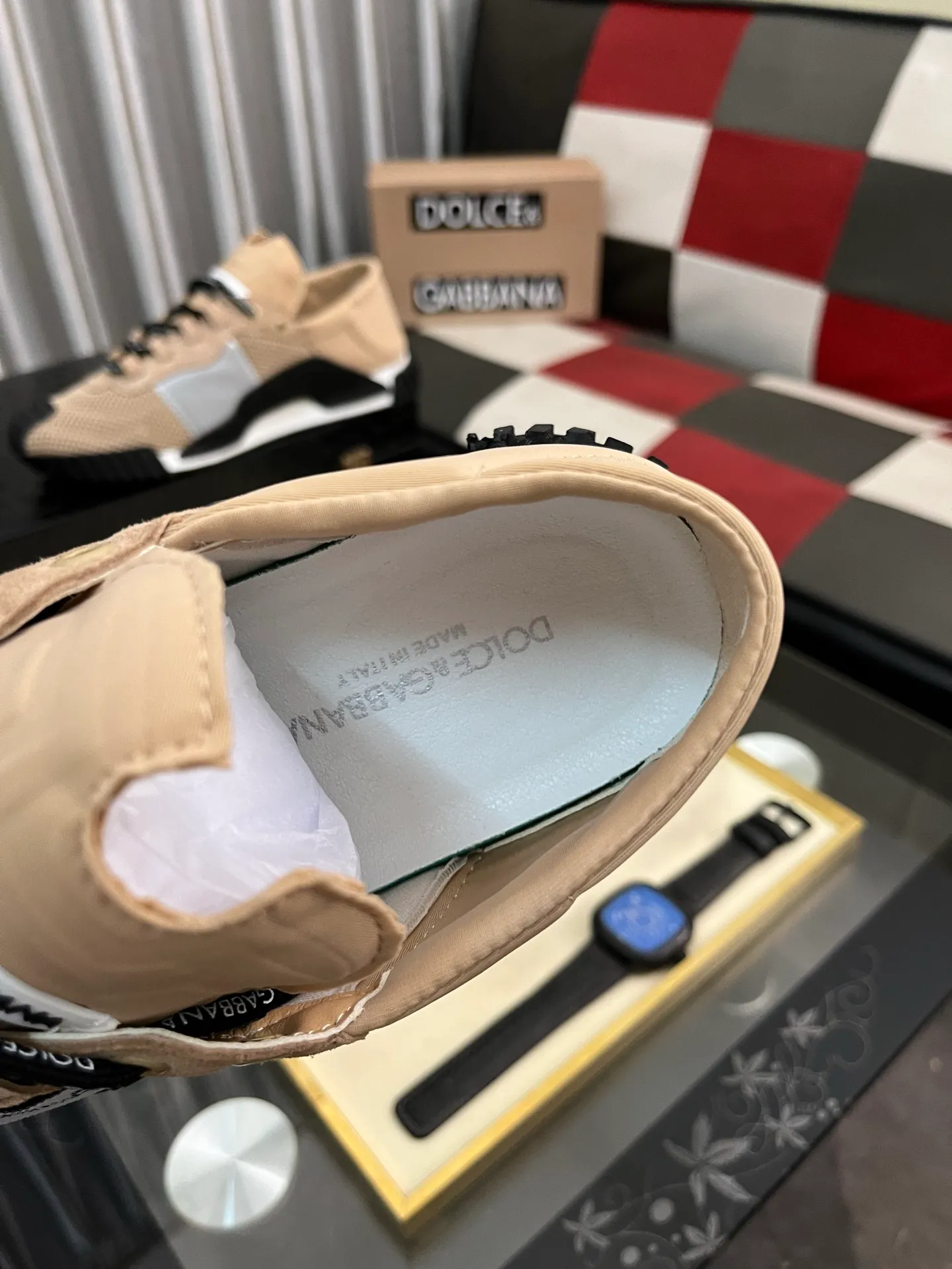 Men's shoes 💰440⌚️⌚️DG's latest popular 🔥🔥casual shoes, the tongue has the brand's iconic details, and the combination of silk cowhide and cow suede enhances the style. Fashionable and versatile, it can complement any look. Create an exquisite design with unique dynamic vitality and modern atmosphere, showing modern elegance. Size: 35-46